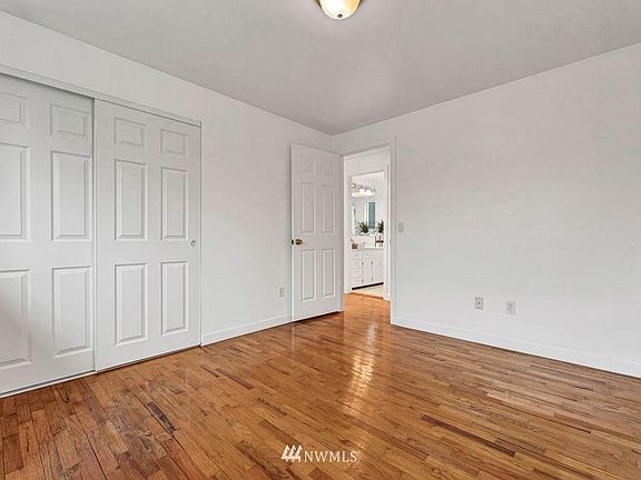 4th image of 22913 Meridian Ave S