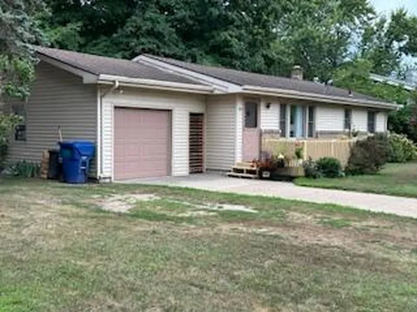 646 Waverly Dr, Benton Harbor, MI 49022