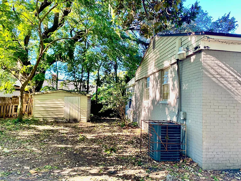 2114 Spring Park Rd — Photo 31