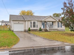 223 Golden Pond Ave, Oak Grove, KY 42262