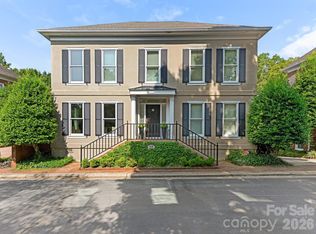 1218 Wareham Ct, Charlotte, NC 28207