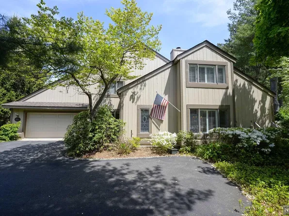 600 Sugarbush Ct #A, Wyckoff, NJ 07481