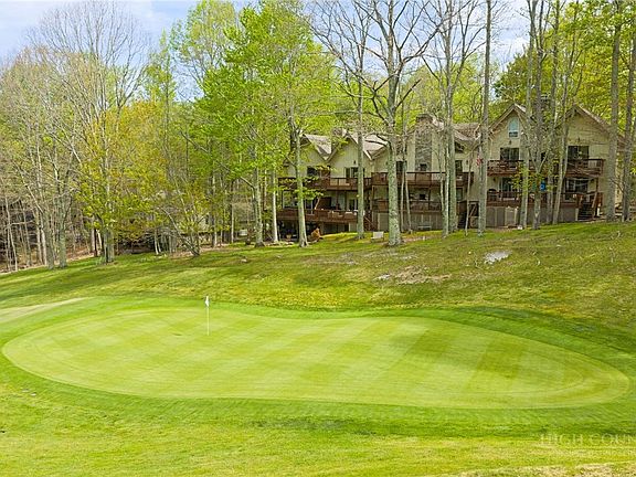 3rd image of 101 Golf View Drive #5