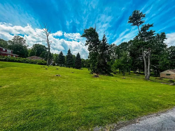Shannon Way, Johnstown, PA 15905