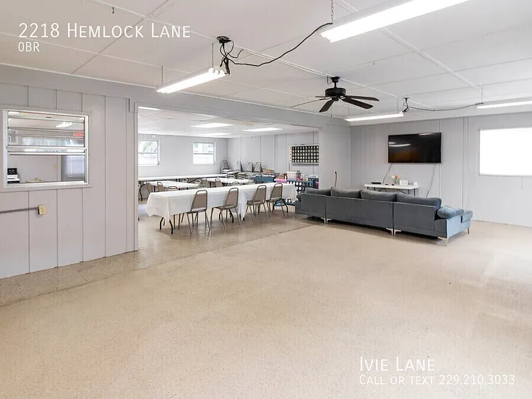 2218 Hemlock Ln — Photo 6