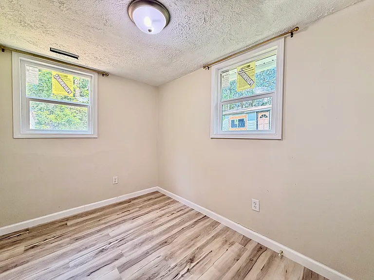 2119 S 13th St — Photo 14