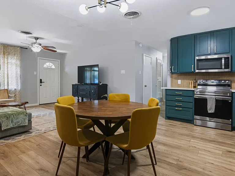 8005 Lazy Lane Rd — Photo 12