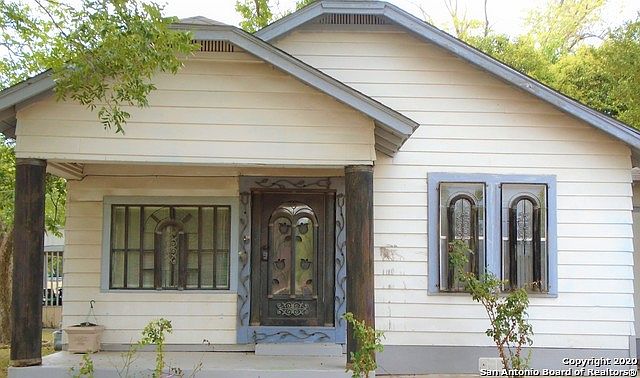 1st image of 420 E Rosemary Dr
