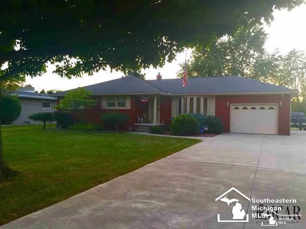 701 Ruff Dr, Monroe, MI 48162