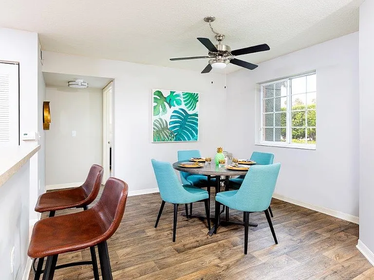 Weston Place Apartments — Photo 23