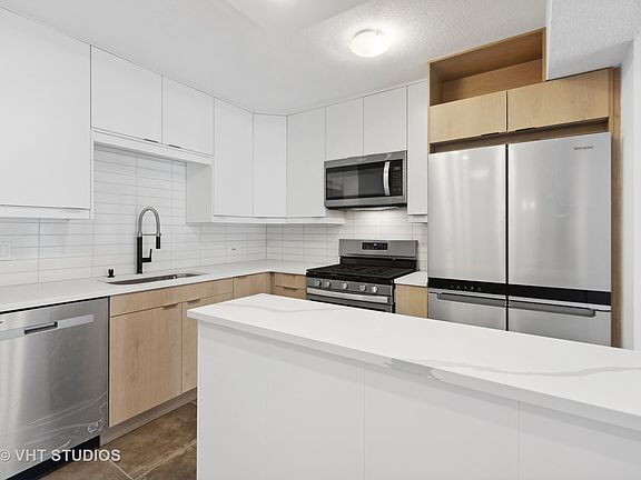 4th image of 230 E Ontario St APT 2302