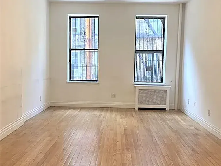 206 E 34th St #5C — Photo 2