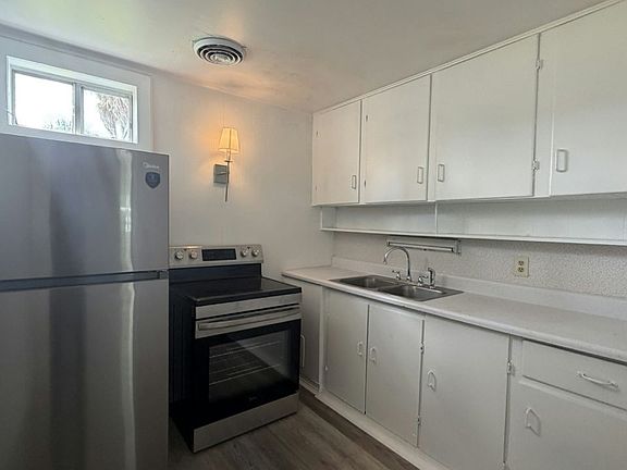 5th image of 130 S Suncoast Blvd