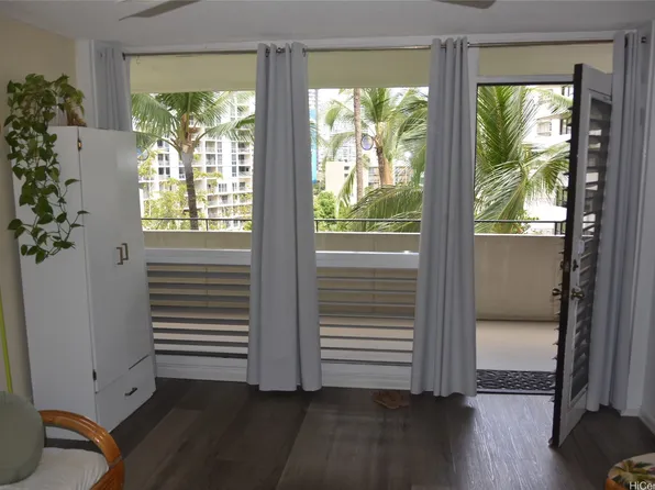 425 Ena Rd APT 705C, Honolulu, HI 96815