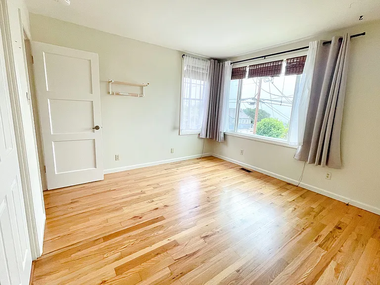 211 Cambridge Ave — Photo 17