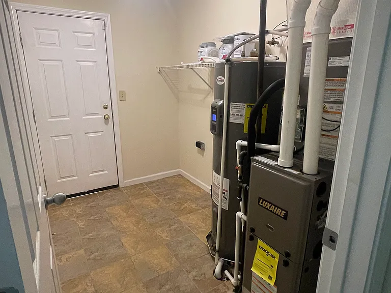 Oakview Dr — Photo 10