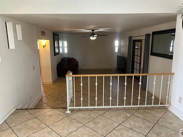 6916 W Georgia Ave — Photo 15