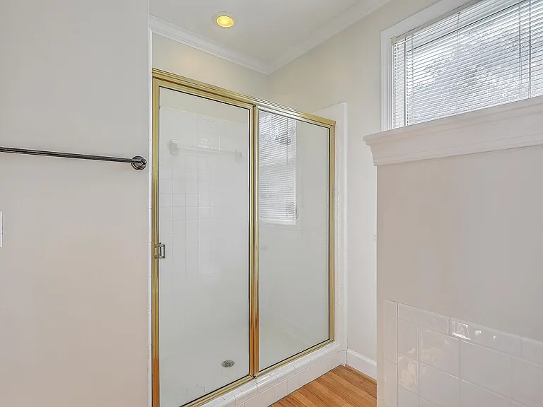 317 Rutherford St — Photo 34