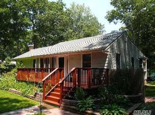 114 Wauwepex Trl, Ridge, NY 11961