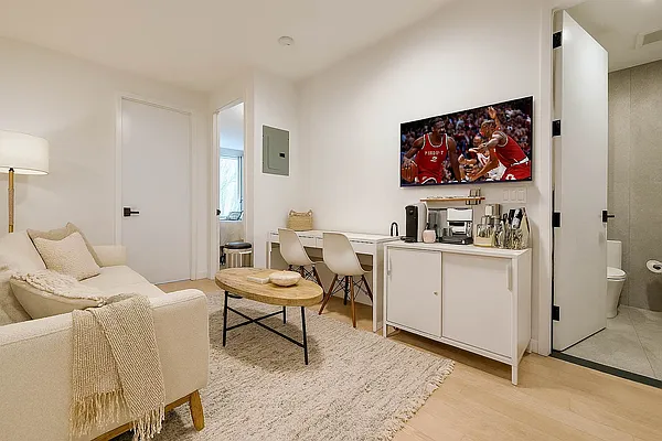 Rented by Doorway NYC, LLC | media 18