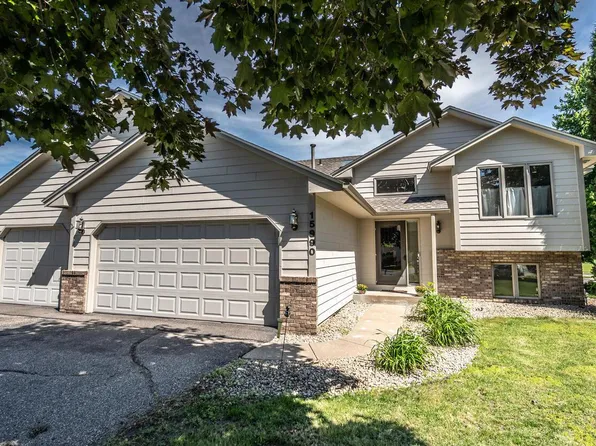 15990 Garrett Ct, Apple Valley, MN 55124