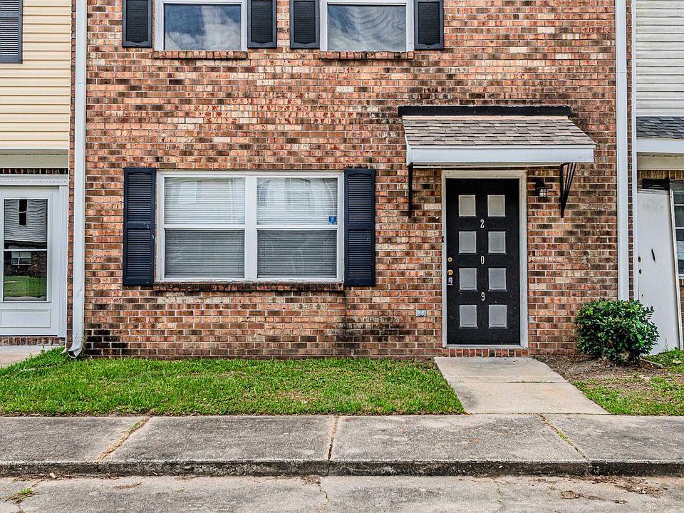 1st image of 209 Myrtlewood Circle