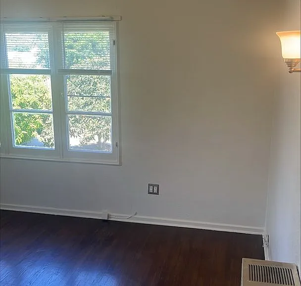 1171 Huntington Dr — Photo 29