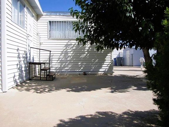 2nd image of 10900 Desert View Ln