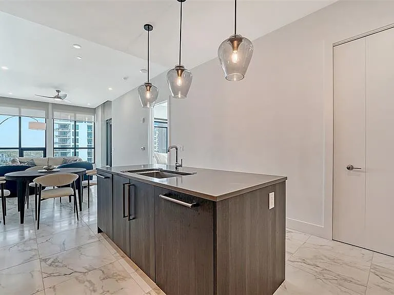 33 S Palm Ave #804 — Photo 8