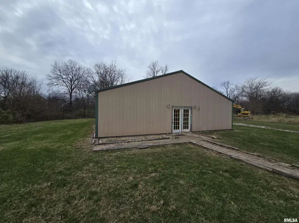 1331 E 2700th Ave, Ramsey, IL 62080