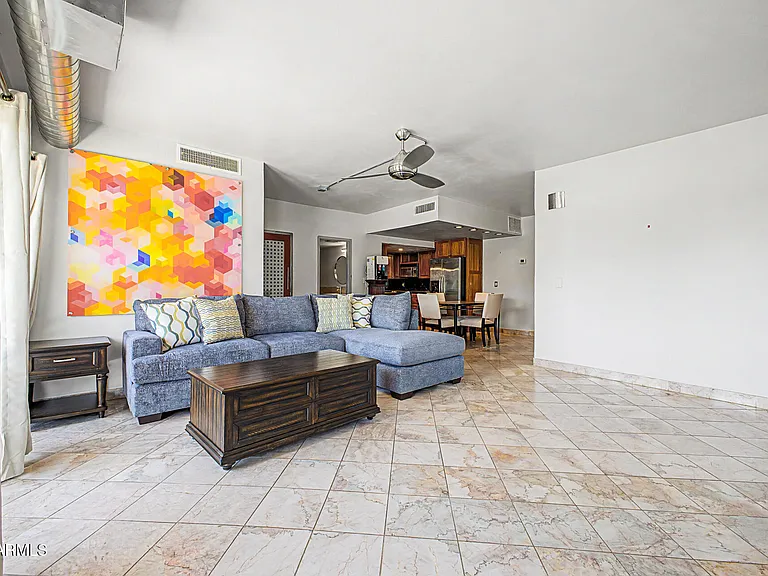 805 N 4th Ave #404 — Photo 3