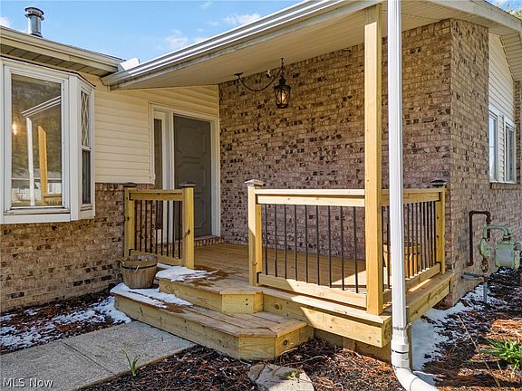 4th image of 3324 Carper Ave