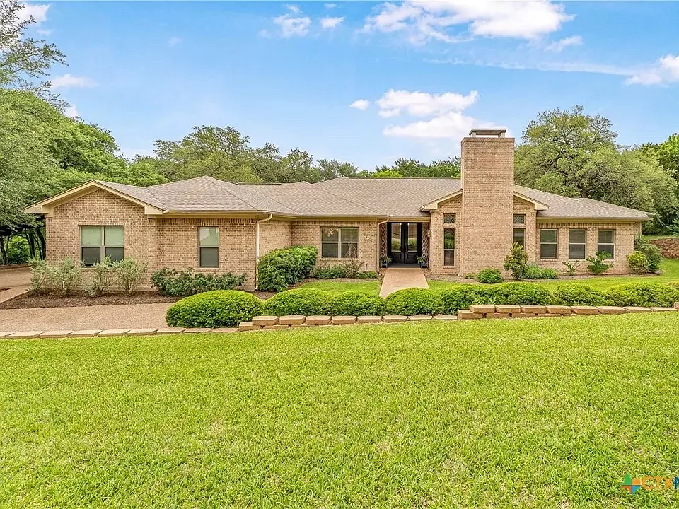 3201 Edward Dr