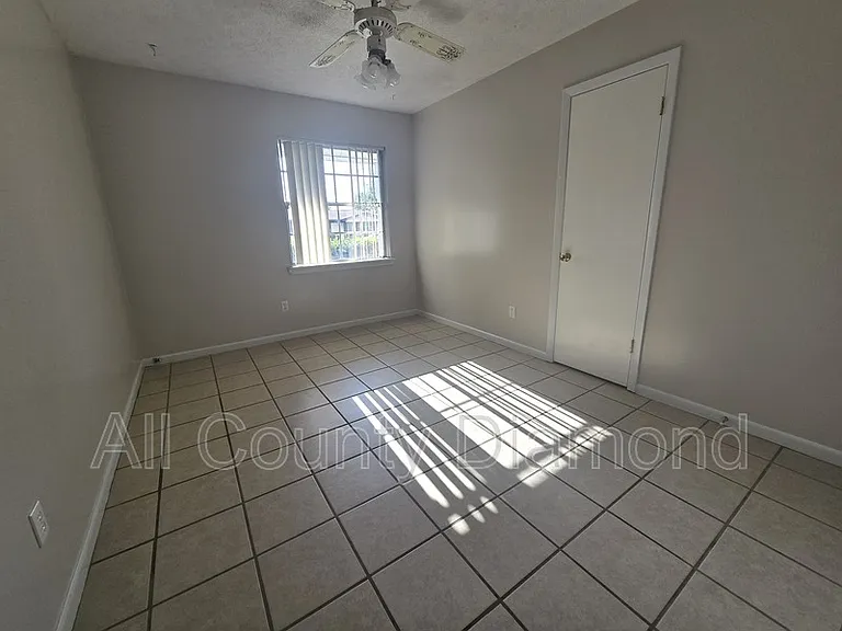 215 S Kimbrel Ave — Photo 12