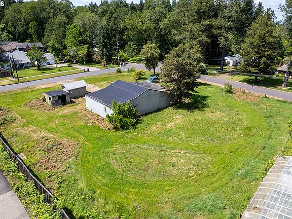 2nd image of 23080 SW Borwick Rd