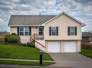 210 E 22nd Ter, Kearney, MO 64060