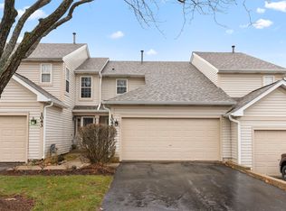 1045 Horizon Rdg #1045, Lake In The Hills, IL 60156