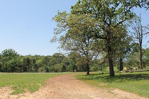 3rd image of 760 S Highway 259