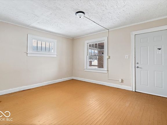 4th image of 3711 Boulevard Pl