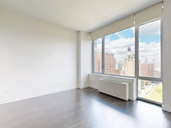 801 Amsterdam Avenue image 2 of 9