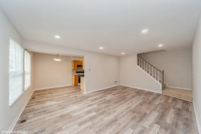 410 Tanglewood Ct — Photo 3