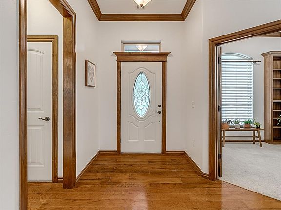 4th image of 10695 NE 4th St