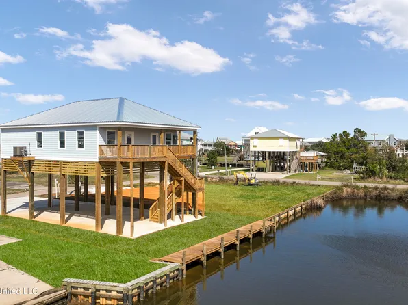 4017 Ceylon St, Bay Saint Louis, MS 39520