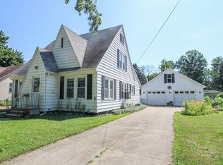 630 S Lincoln Ave, Three Rivers, MI 49093