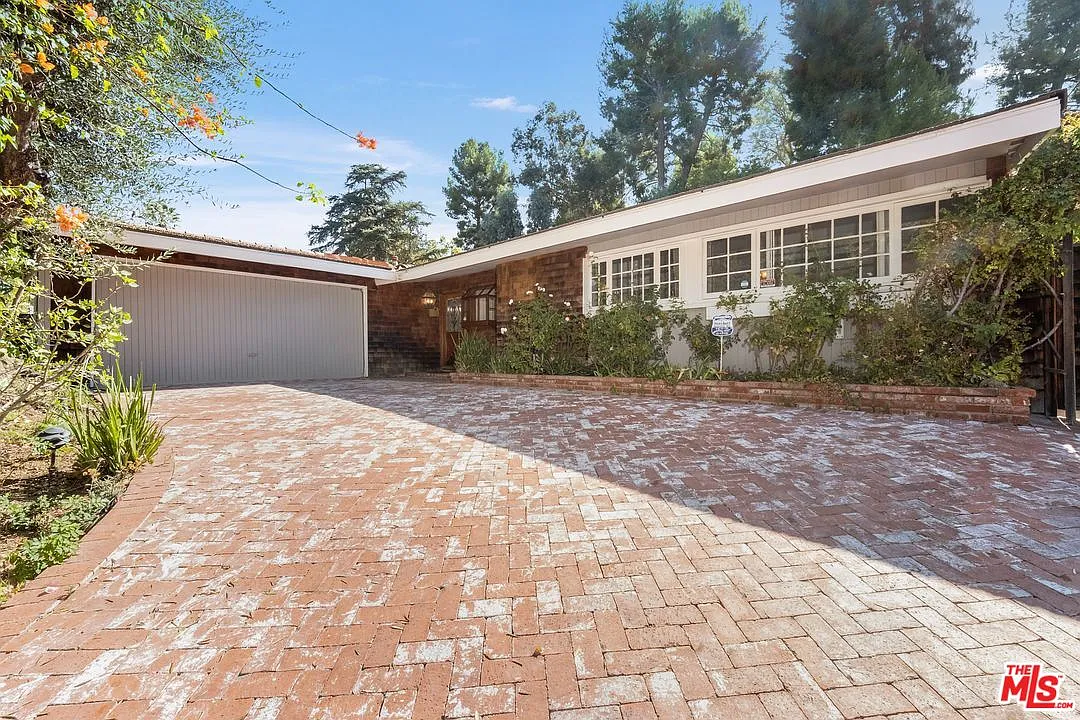 3 bed, 2.0 bath, 1450 sqft, $4,595 — Photo 1
