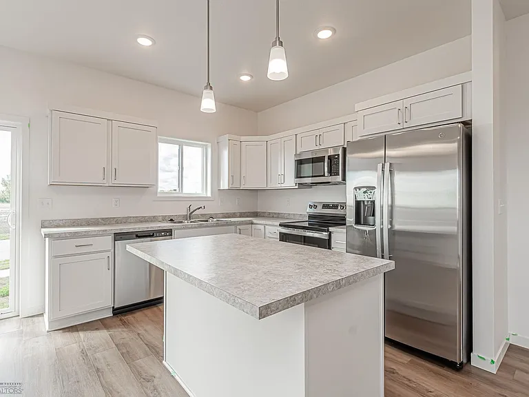 1615 5th Ave NE — Photo 15