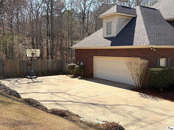 2nd image of 206 Savannah Trce