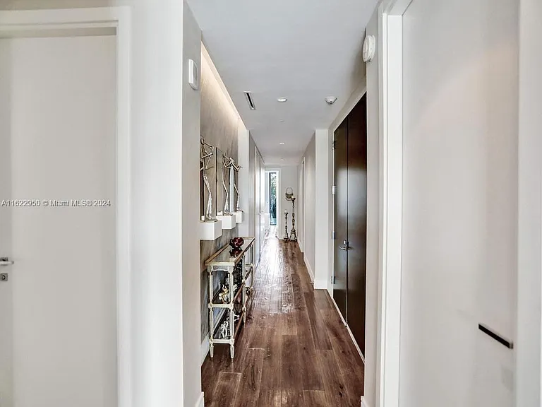 3250 NE 188th St #207 — Photo 13