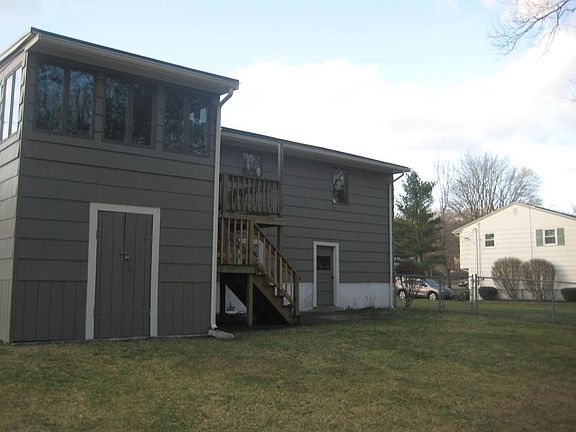 5th image of 104 Brian Dr