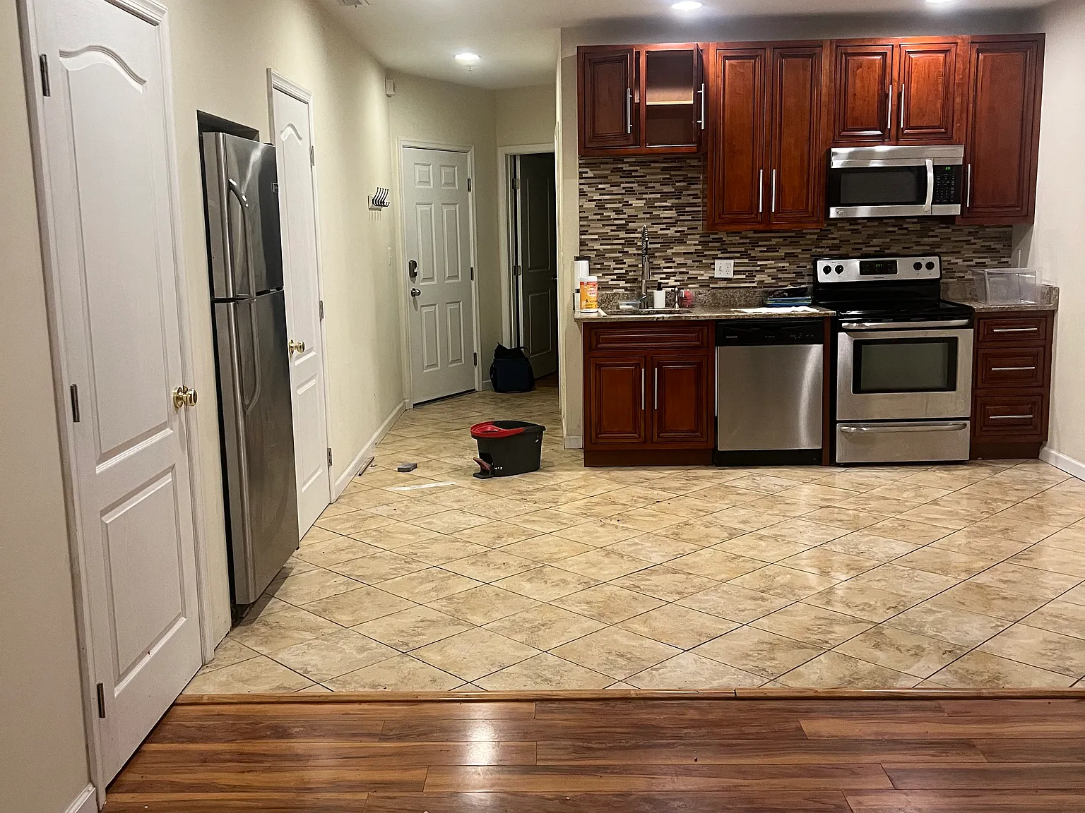 2 bed, 1100 sqft, $1,549 — Photo 3